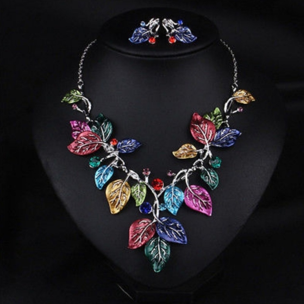 Fashion Rhinestone Necklace & Earrings Set